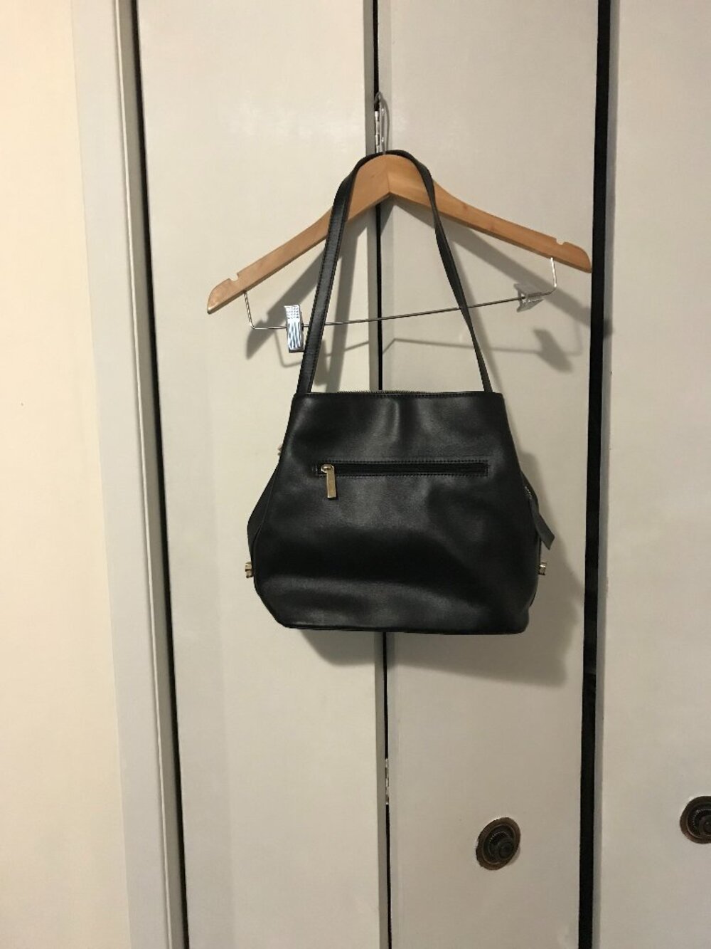 Danier Ladies Black Leather Shoulder Bag/Purse